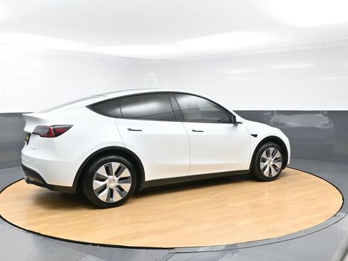 Used 2023 Tesla Model Y Long Range AWD/4WD image 4