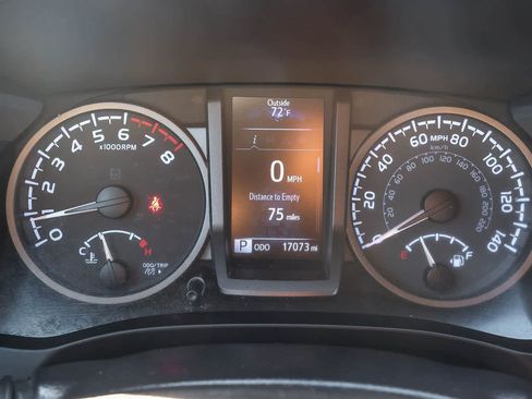 Certified 2022 Toyota Tacoma TRD Off-Road AWD/4WD image 25