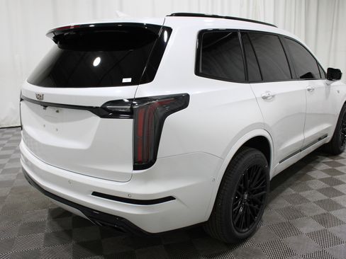 Used 2023 Cadillac XT6 Sport w/ Technology Package image 37