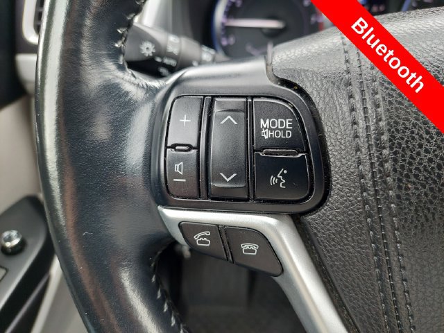 Used 2016 Toyota Highlander Limited AWD/4WD image 37