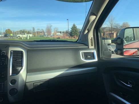 Used 2018 Nissan Titan PRO-4X image 29