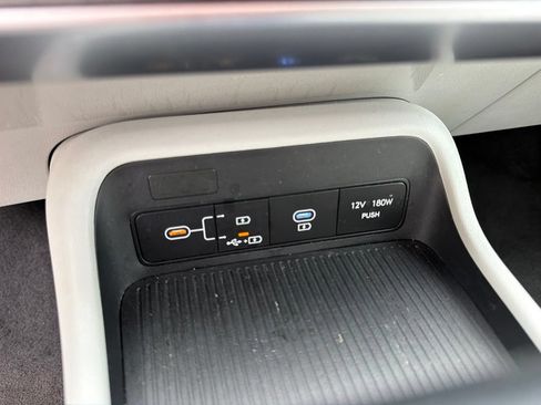 Used 2025 Hyundai Kona SEL FWD image 17