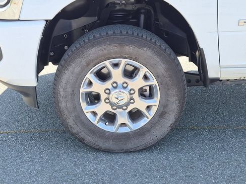 Used 2024 RAM 2500 Laramie AWD/4WD image 22