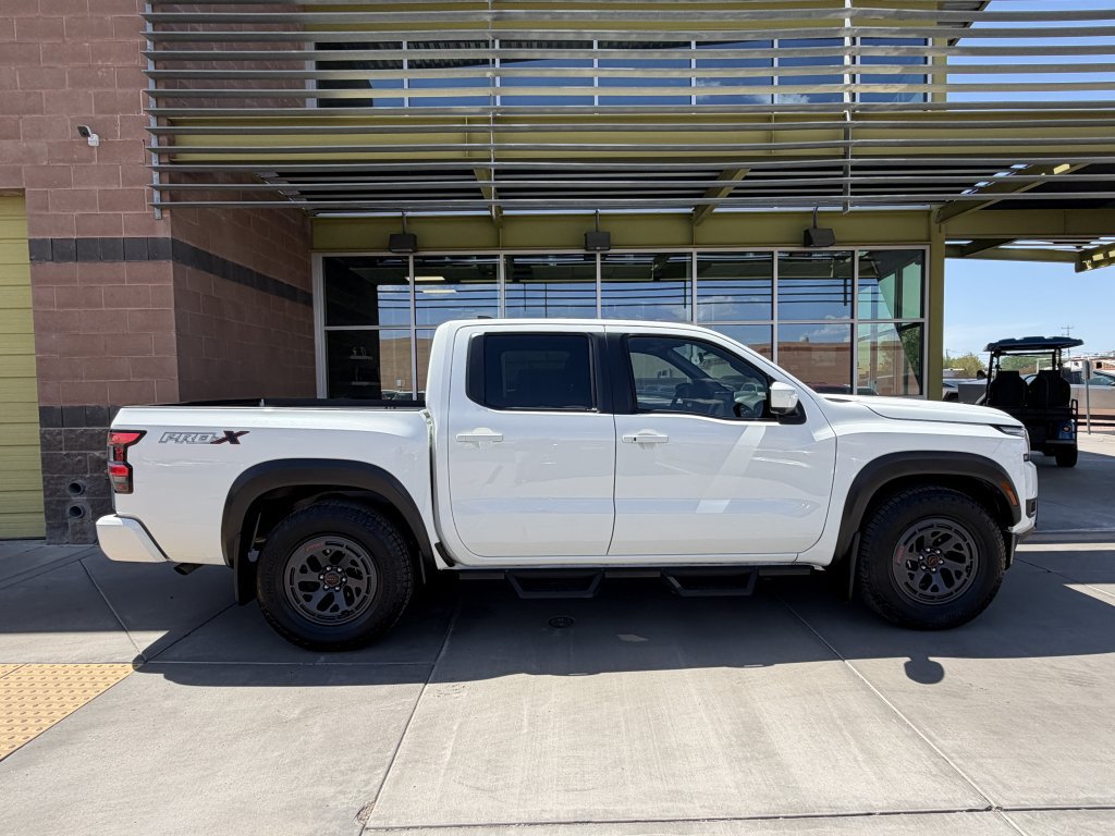 Used 2025 Nissan Frontier Pro-X w/ Pro Convenience Package RWD image 9