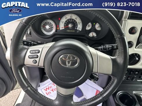 Used 2010 Toyota FJ Cruiser 4WD image 23