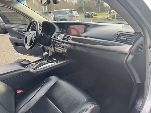 Used 2013 Lexus LS 460 AWD w/ Ultra Luxury Pkg image 14