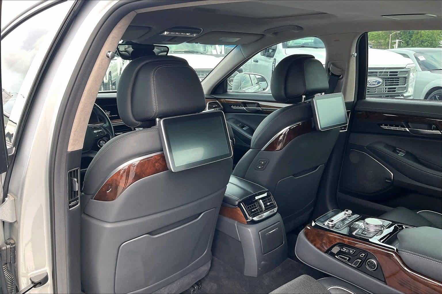 Used 2019 Genesis G90 5.0 Ultimate RWD image 12