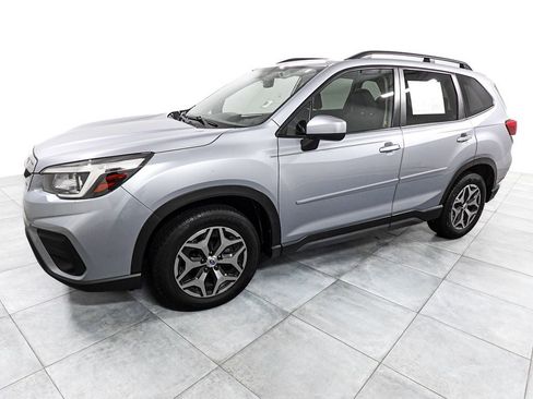 Used 2019 Subaru Forester Premium w/ All-Weather Package AWD/4WD image 3