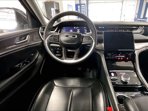 Used 2023 Jeep Grand Cherokee 4WD 4xe image 17