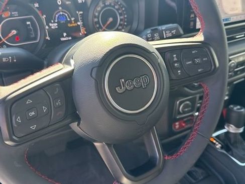 Used 2024 Jeep Wrangler Rubicon w/ Safety Group image 18