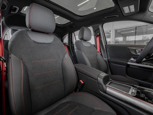 New 2025 Mercedes-Benz GLA 35 AMG 4MATIC image 32