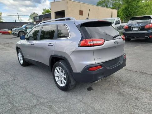 Used 2016 Jeep Cherokee Latitude w/ Cold Weather Group AWD/4WD image 7