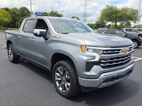 Used 2023 Chevrolet Silverado 1500 LTZ w/ LTZ Premium Package AWD/4WD image 27