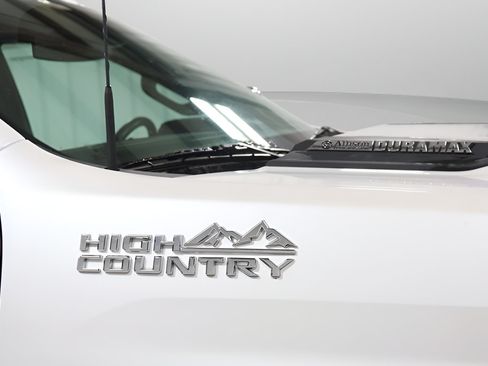 Used 2025 Chevrolet Silverado 2500 High Country AWD/4WD image 15