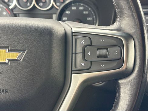 Used 2021 Chevrolet Suburban LT image 18