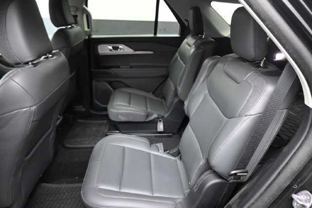 Used 2025 Ford Explorer Active w/ Active Comfort Package AWD/4WD image 19
