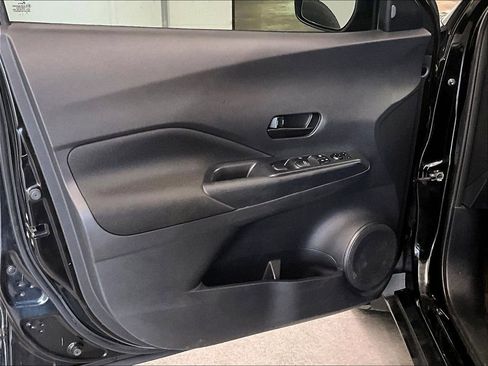 Used 2022 Nissan Kicks S FWD image 9
