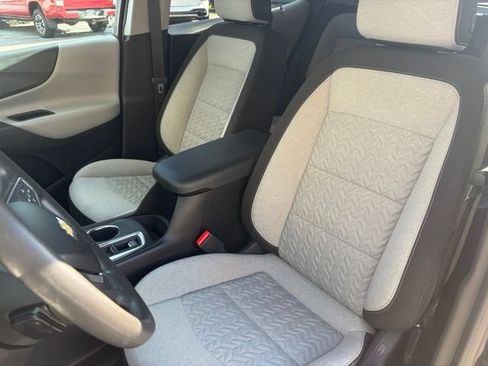 Used 2022 Chevrolet Equinox LS FWD image 19