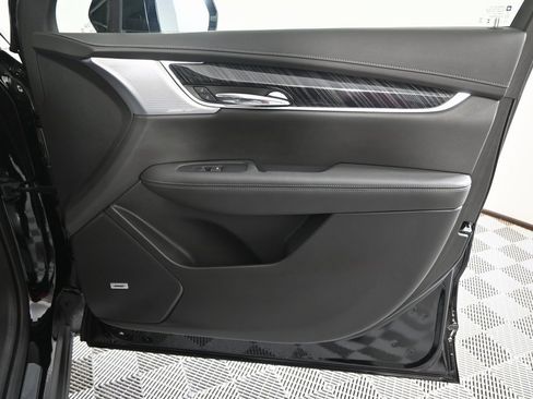 Used 2024 Cadillac XT6 Premium Luxury image 12
