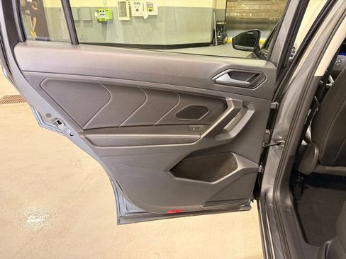 Used 2023 Volkswagen Tiguan SE w/ Panoramic Sunroof Package AWD/4WD image 20