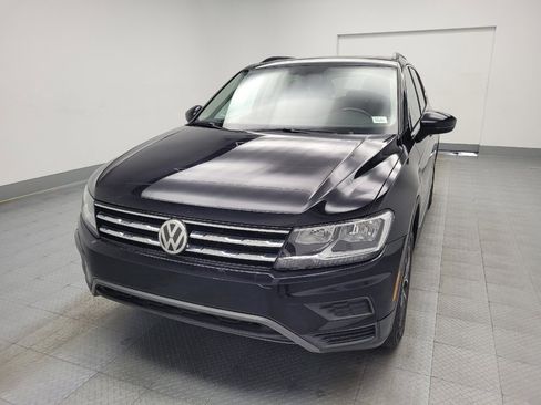 Used 2020 Volkswagen Tiguan SE w/ Panoramic Sunroof Package image 15