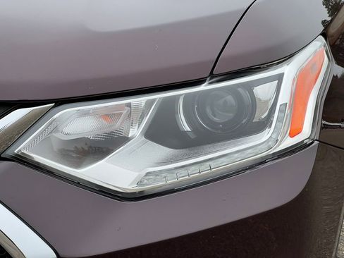 Used 2019 Chevrolet Traverse LT image 38