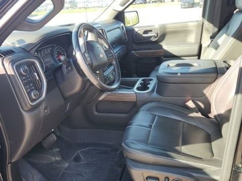 Used 2020 Chevrolet Silverado 1500 High Country w/ Technology Package image 6