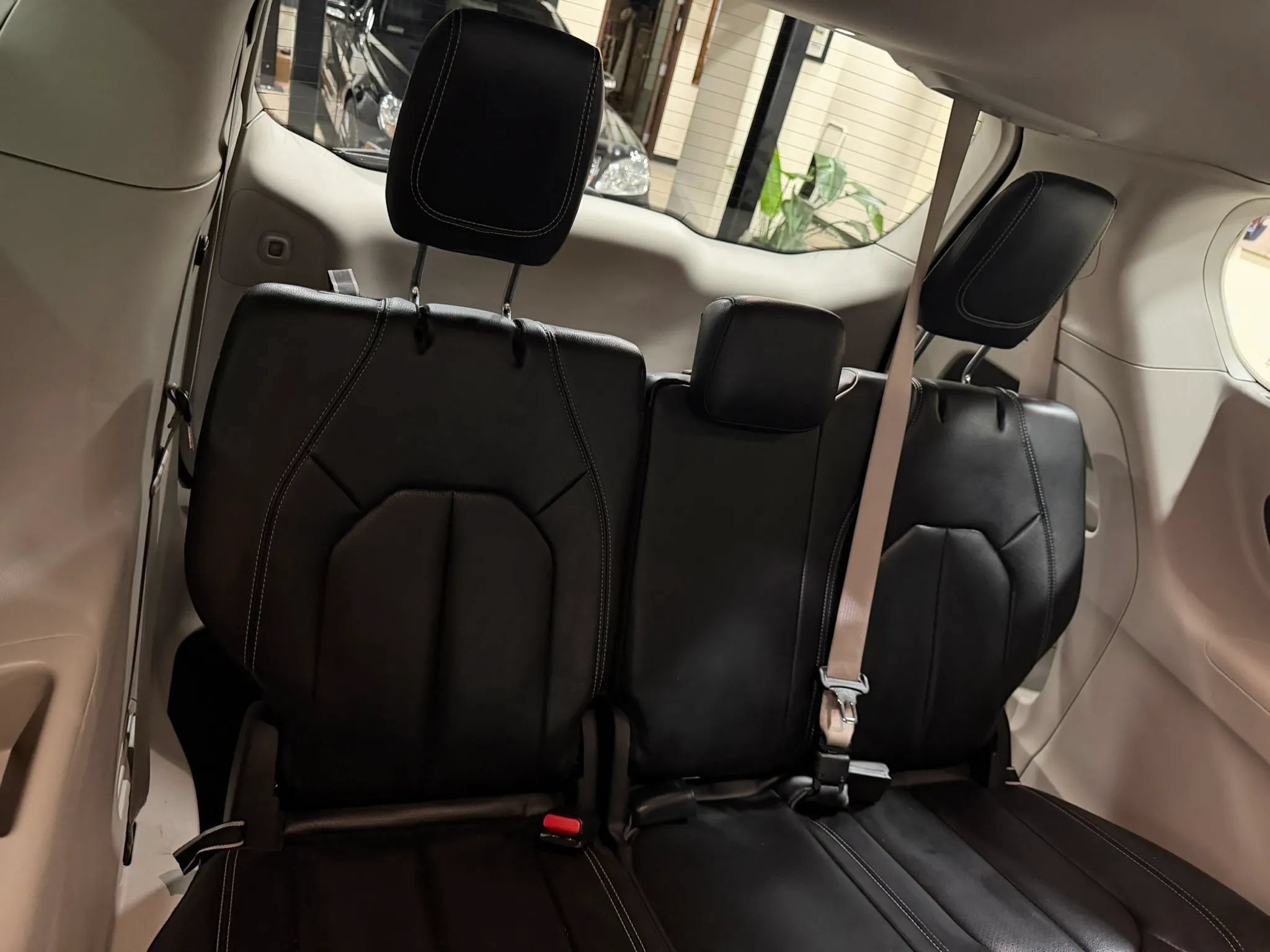Used 2022 Chrysler Pacifica Touring-L FWD image 31