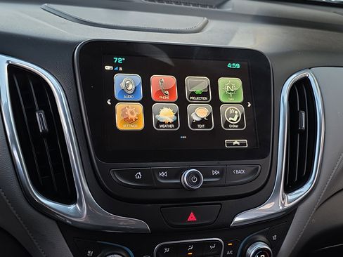 Used 2018 Chevrolet Equinox Premier image 22