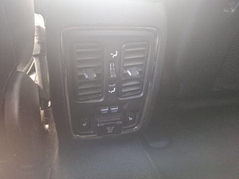 Used 2014 Jeep Grand Cherokee Overland image 13