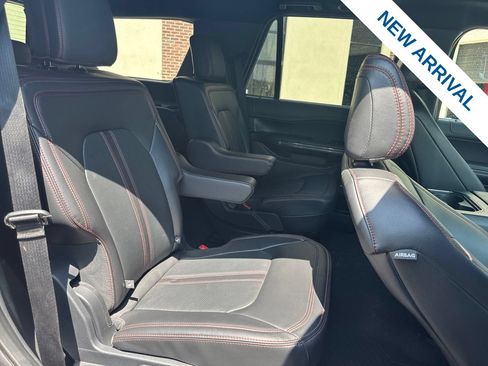 Used 2024 Ford Expedition Limited AWD/4WD image 11