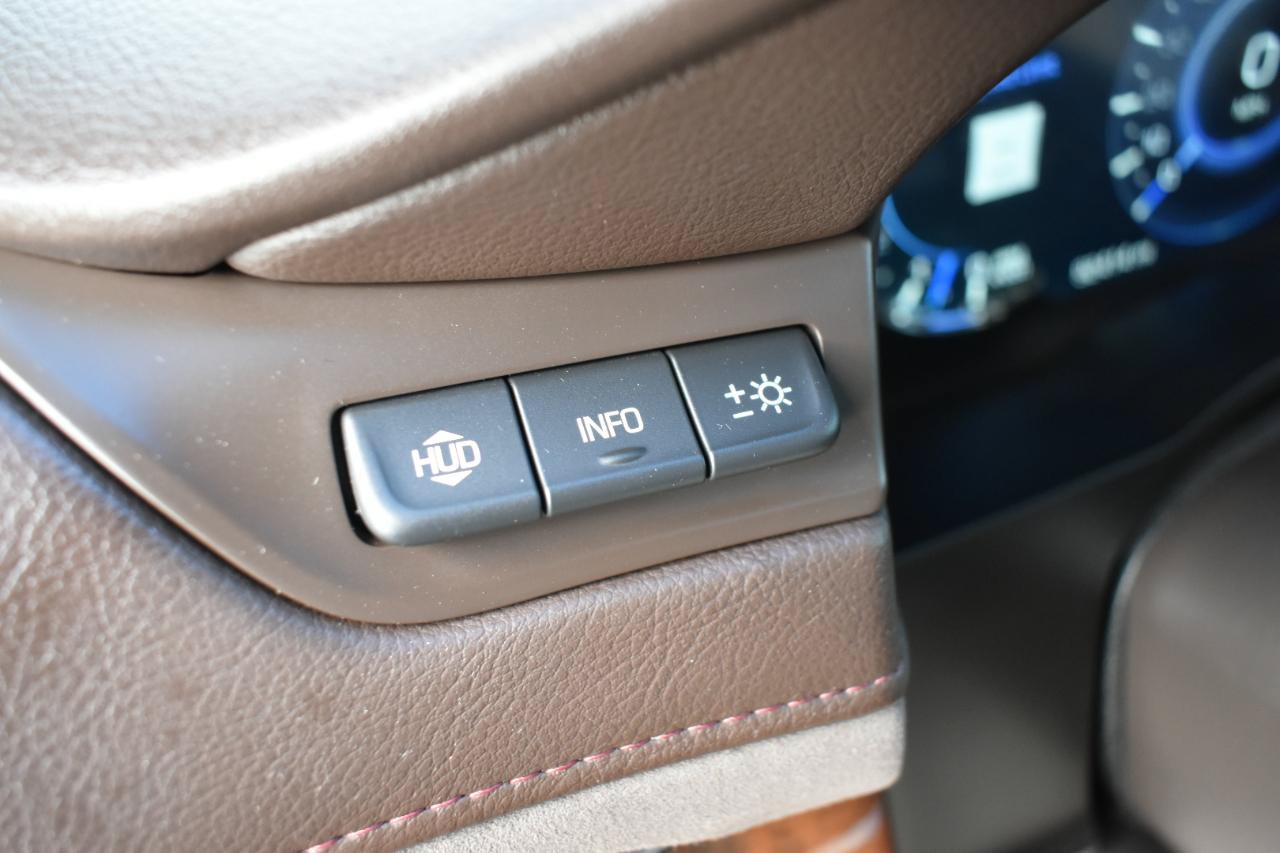 Used 2017 Cadillac Escalade Premium Luxury AWD/4WD image 45