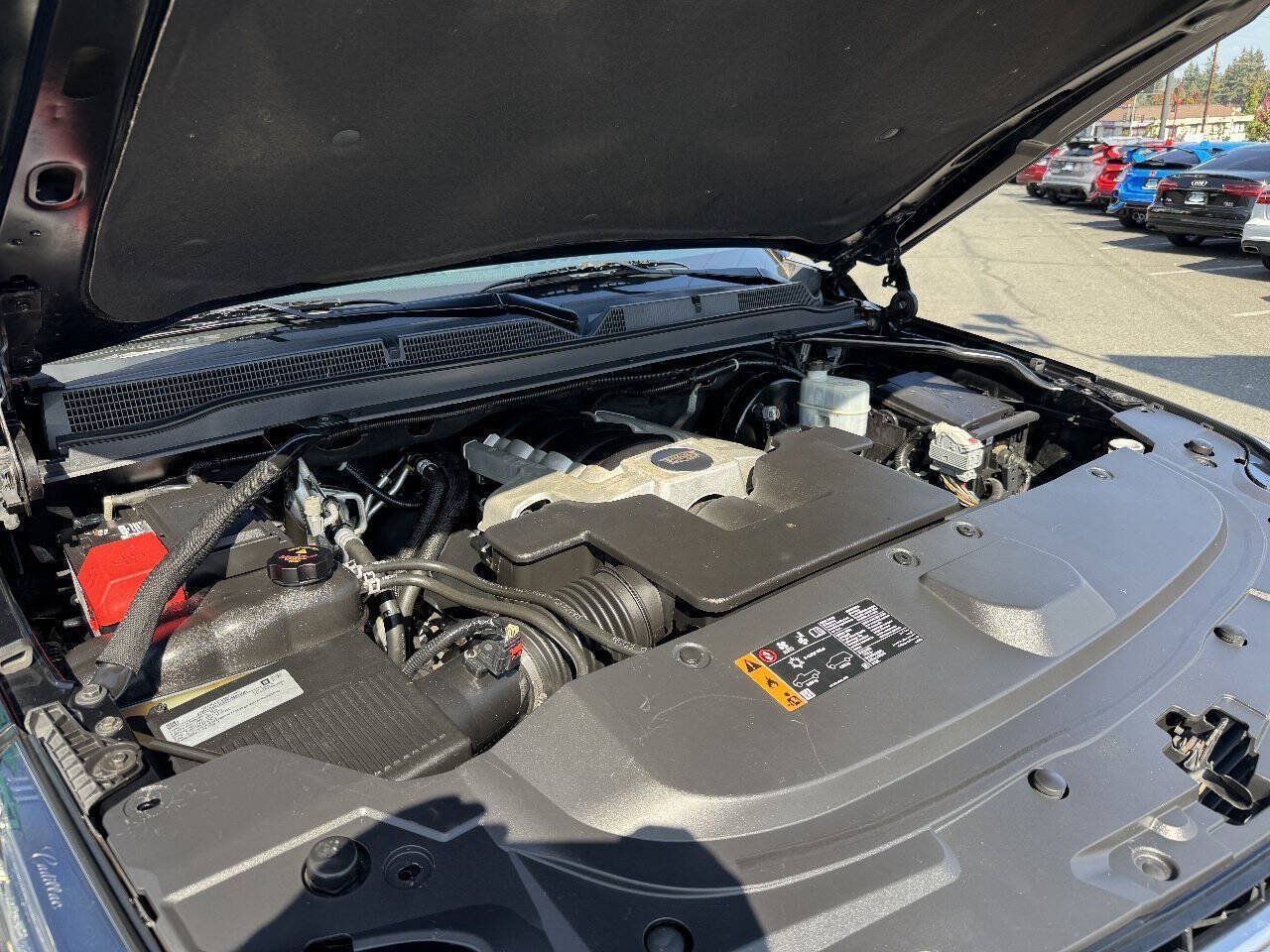 Used 2019 Cadillac Escalade Platinum RWD image 17