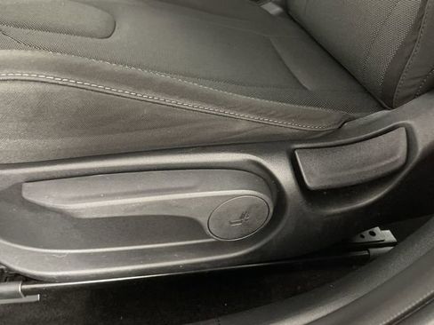 Used 2023 Hyundai Elantra SE w/ Preferred Accessory Package image 34