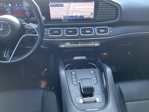 Used 2024 Mercedes-Benz GLS 450 4MATIC image 12
