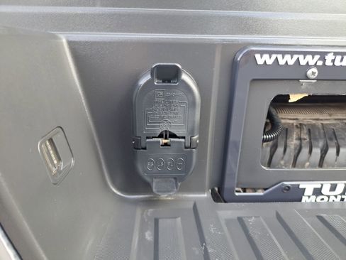 Used 2018 Chevrolet Silverado 2500 LTZ w/ Duramax Plus Package image 5