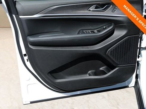 New 2025 Jeep Grand Cherokee Limited w/ Black Appearance Package image 10