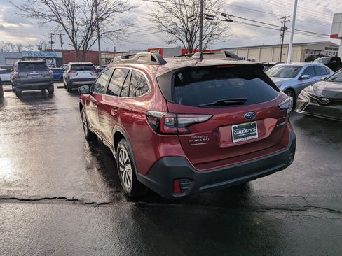 Used 2021 Subaru Outback Premium image 8
