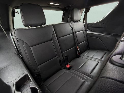 Used 2025 Chevrolet Tahoe LT RWD image 14