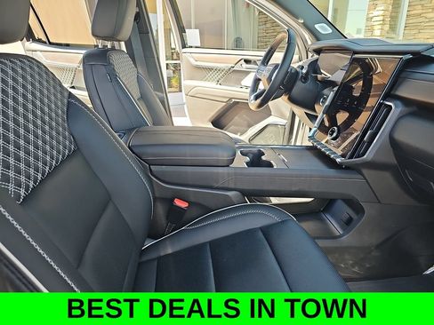 Used 2024 GMC Acadia Denali w/ Super Cruise Package FWD image 10