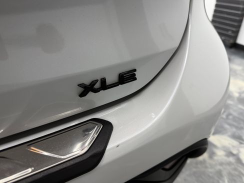 Used 2024 Toyota Highlander XLE image 29