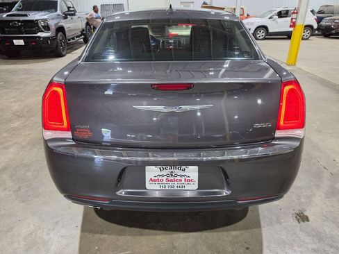 Used 2016 Chrysler 300 Limited AWD/4WD image 10