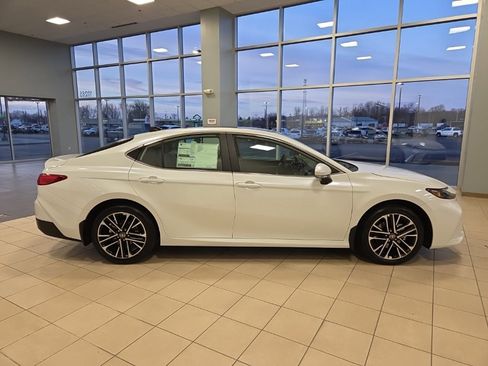 New 2026 Toyota Camry XLE image 6