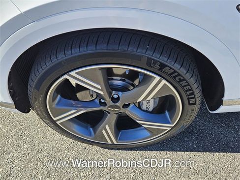 Used 2025 Genesis GV80 3.5T Prestige image 19