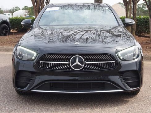 Used 2023 Mercedes-Benz E 350 4MATIC Sedan image 2