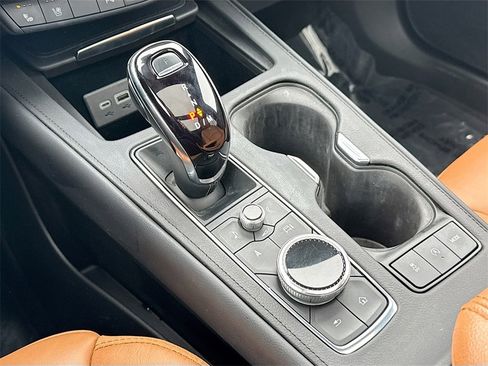 Used 2024 Cadillac XT4 Premium Luxury w/ Technology Package image 15