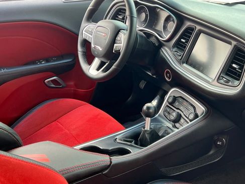 Used 2016 Dodge Challenger R/T Scat Pack w/ Leather Interior Group RWD image 3