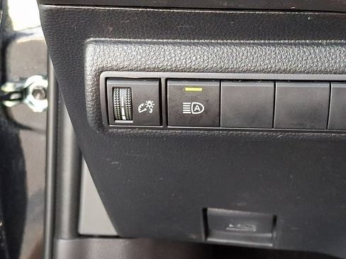 Certified 2025 Toyota Corolla SE w/ Convenience Package FWD image 29