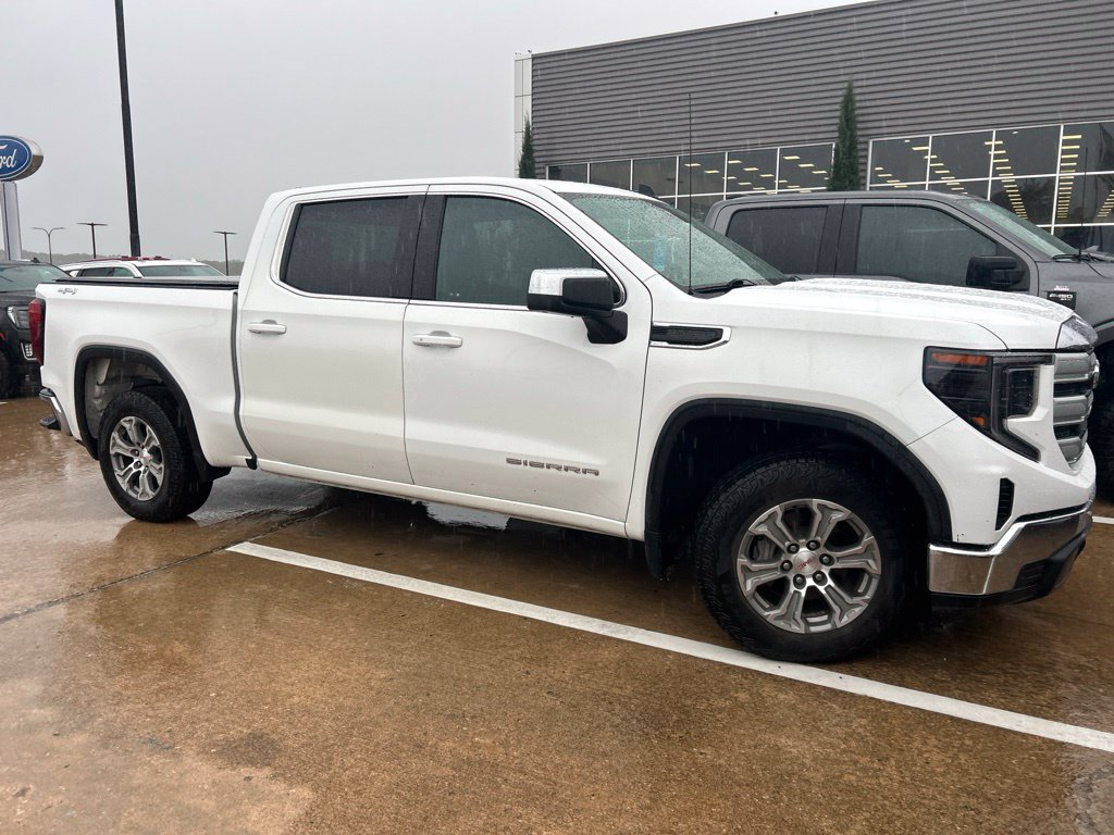 Used 2022 GMC Sierra 1500 SLE AWD/4WD image 2