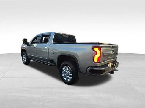 Used 2024 Chevrolet Silverado 2500 High Country w/ High Country Premium Package image 6